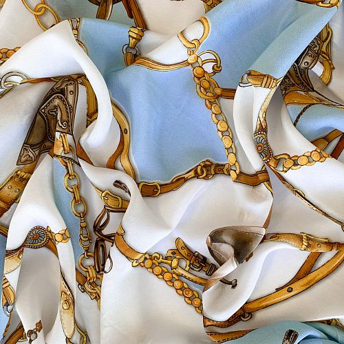 Крепдешин натуральный К32-381 молочно-голубой принтованный