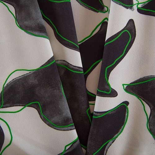 Креп 026-16218 молочный принтованный